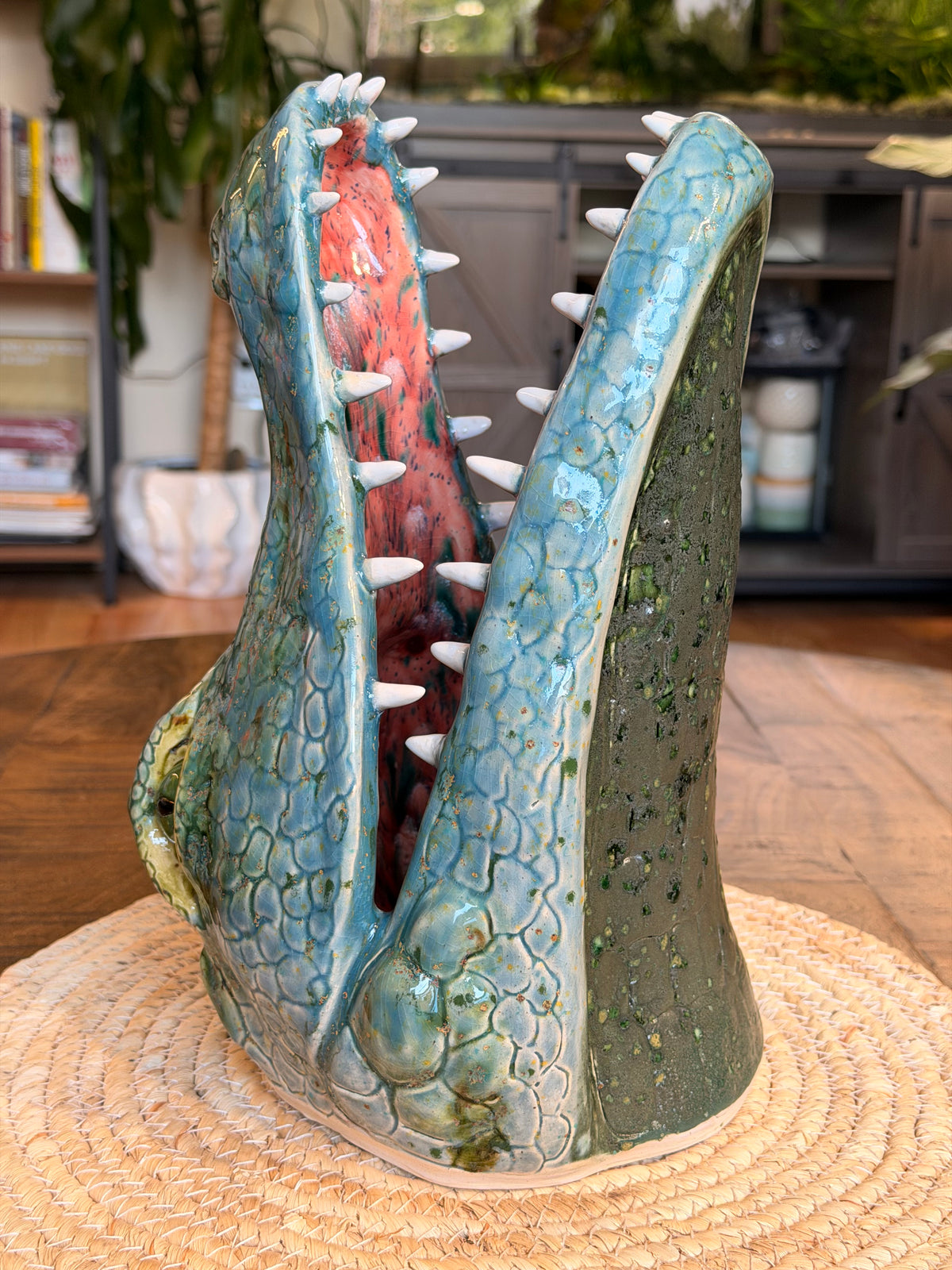 Alligator vase