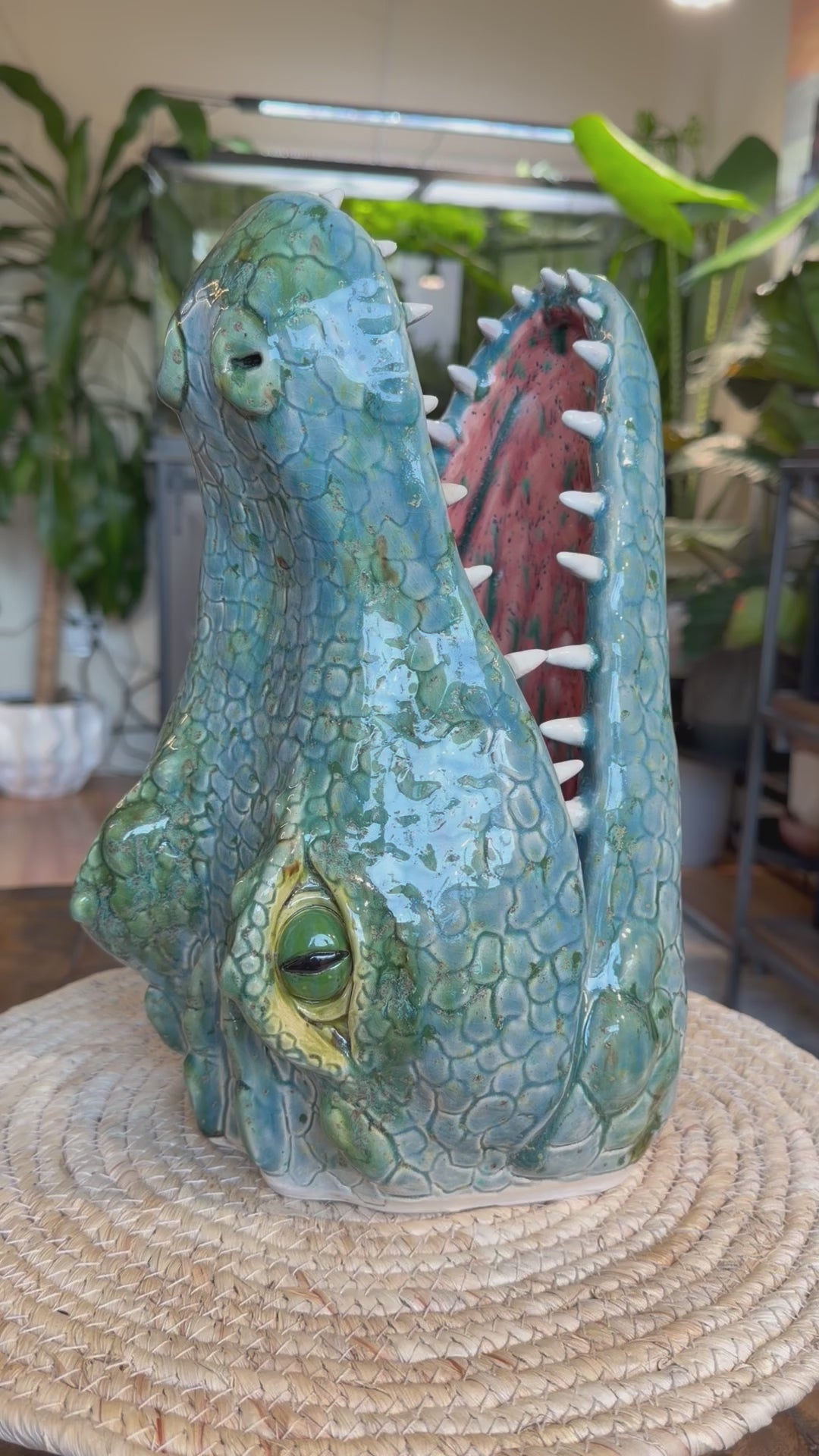 Alligator vase